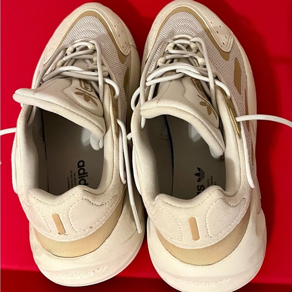 Adidas Ozelia sneaker - Picture 3 of 5